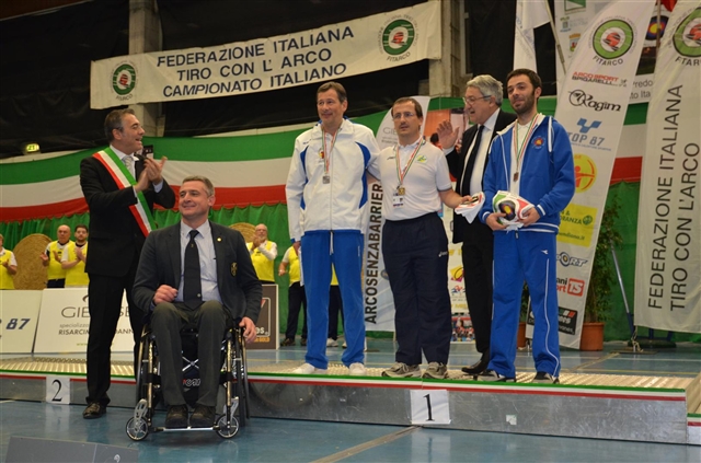 Medaglia d'oro nella gara assoluti